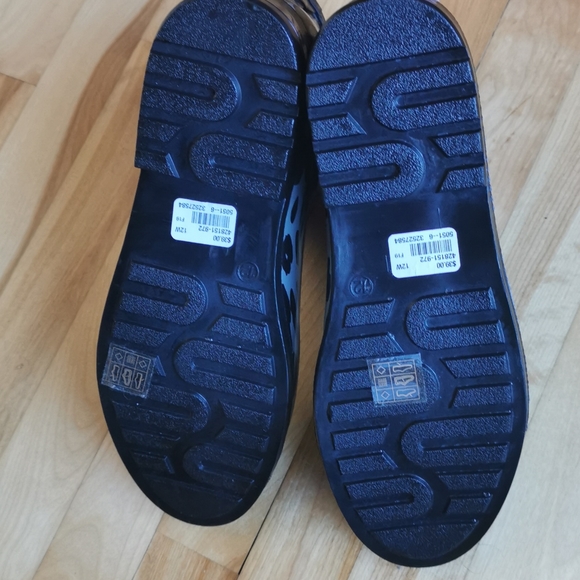 Animal print rain boots - fit like size 11B - Picture 2 of 3